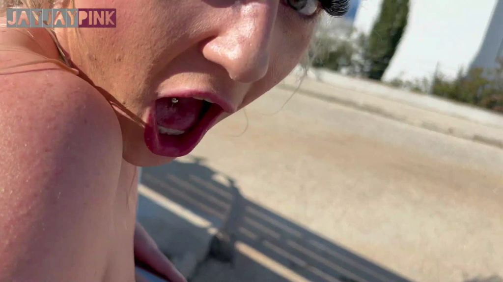 sexy foto nr. 7 von RISKIERT DER POOLBOY SEINEN JOB FÜR EINEN FICK MIT MIR ???