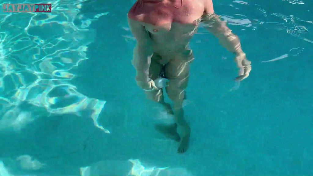 sexy foto nr. 4 von VOLLE FOTZENPOWER AM POOL !! BLANK GEZOGEN UND DURCHGEFICKT!