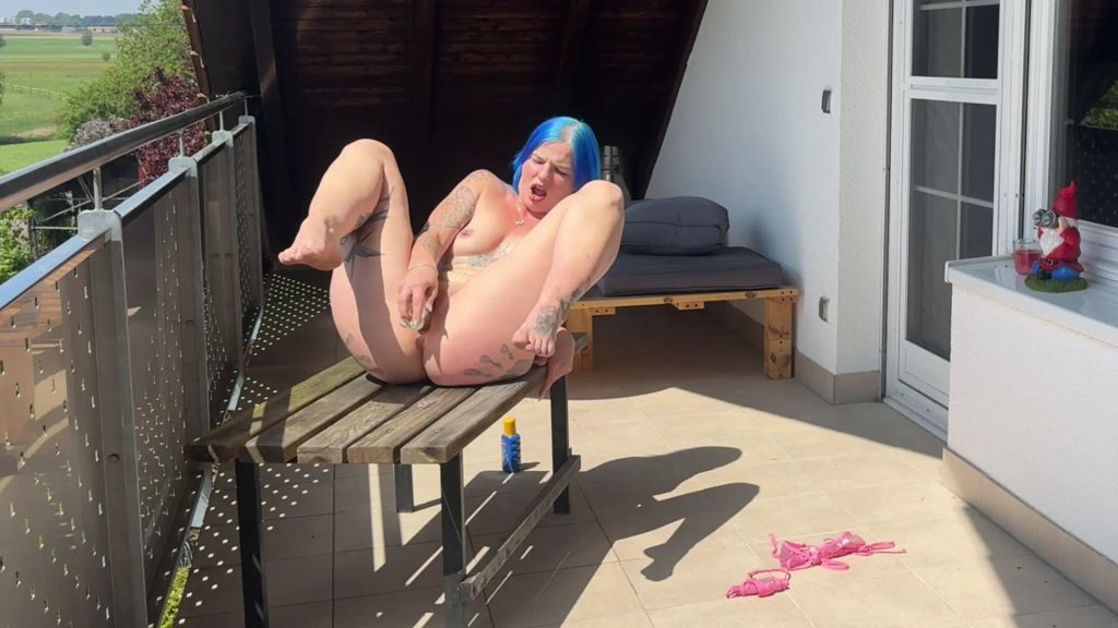 Vorschaubild 7 zum Video „Nach eincremen kommt Pussy verwöhnen“