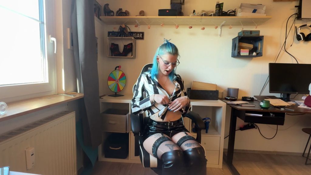 Vorschaubild 2 zum Video „Heiße Sekretärin“