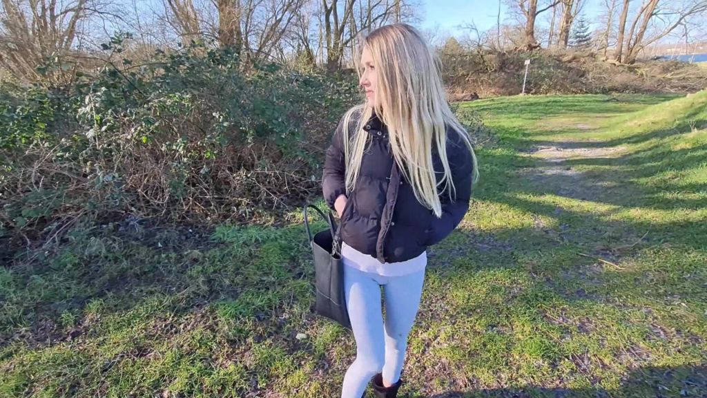 Vorschaubild 4 zum Video „Pipi in der Öffentlichkeit“