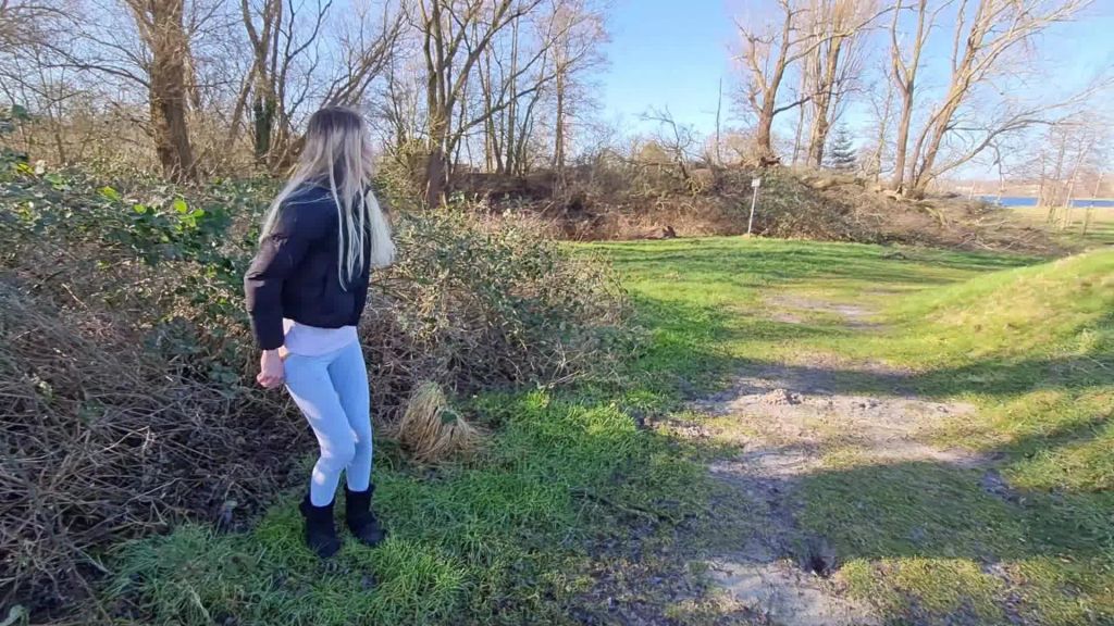 Vorschaubild 7 zum Video „Pipi in der Öffentlichkeit“