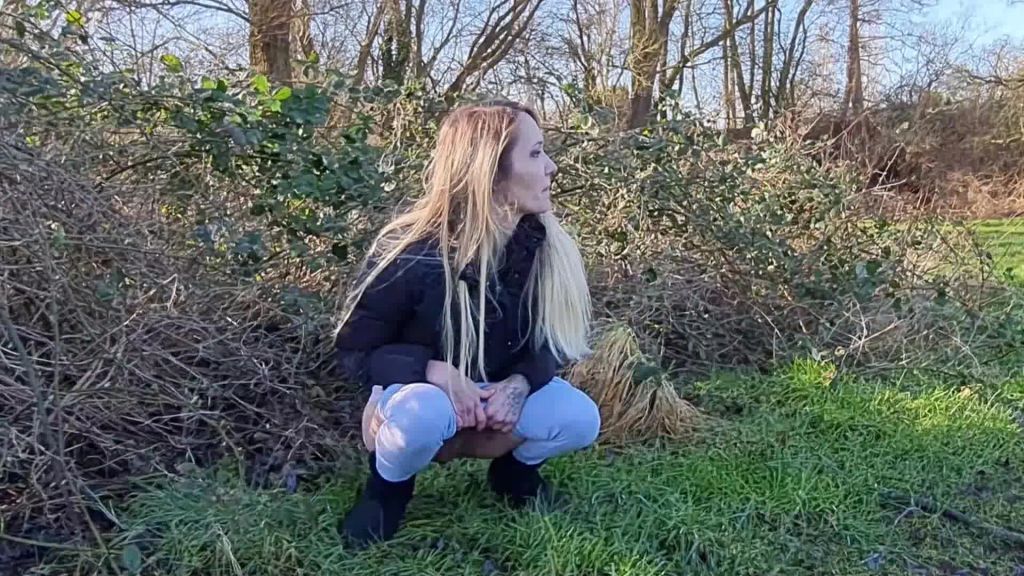 Vorschaubild 8 zum Video „Pipi in der Öffentlichkeit“