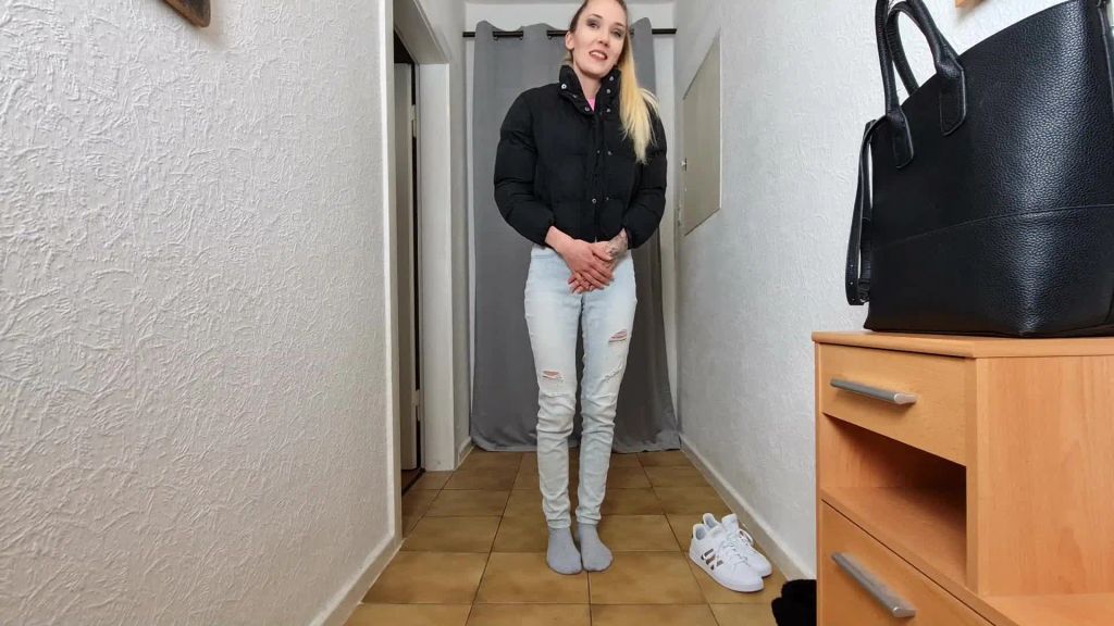 Vorschaubild 3 zum Video „Oh Nein, Ich hab mir in die Hose gepinkelt“