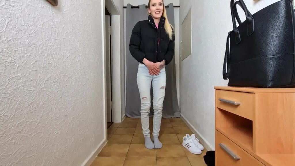 Vorschaubild 4 zum Video „Oh Nein, Ich hab mir in die Hose gepinkelt“