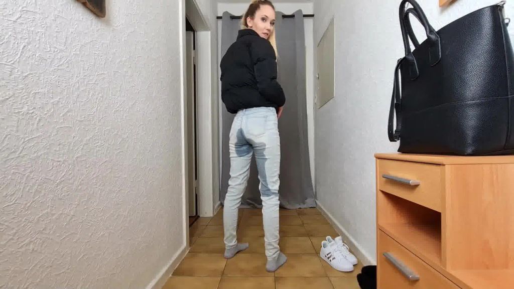 Vorschaubild 6 zum Video „Oh Nein, Ich hab mir in die Hose gepinkelt“