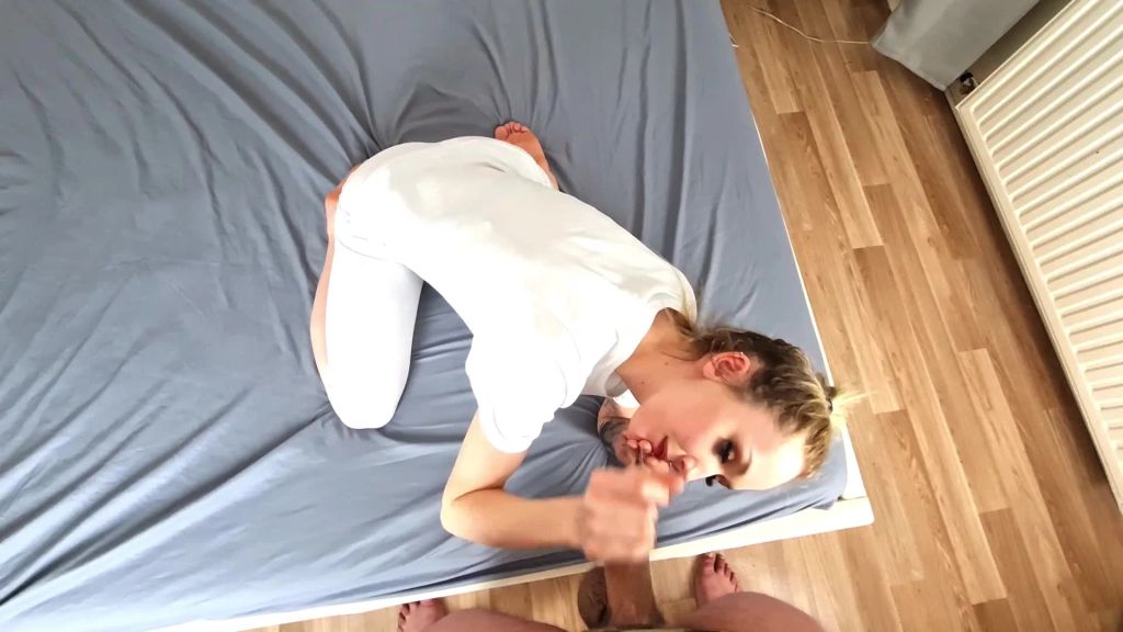Vorschaubild 4 zum Video „Nasser Kehlenfick und Arschficken extrem!!!“