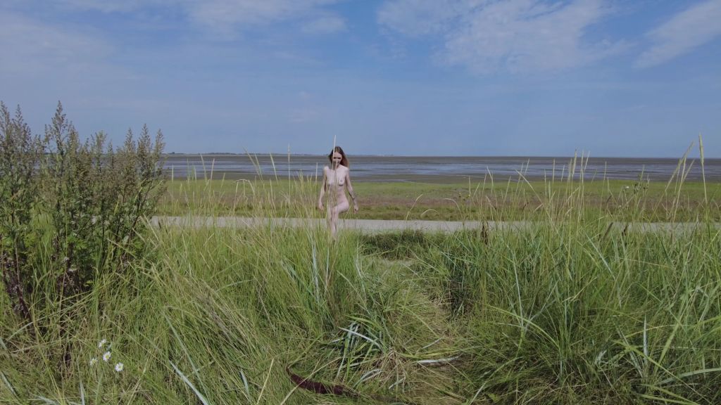 Vorschaubild 3 zum Video „Squirt am Strand“