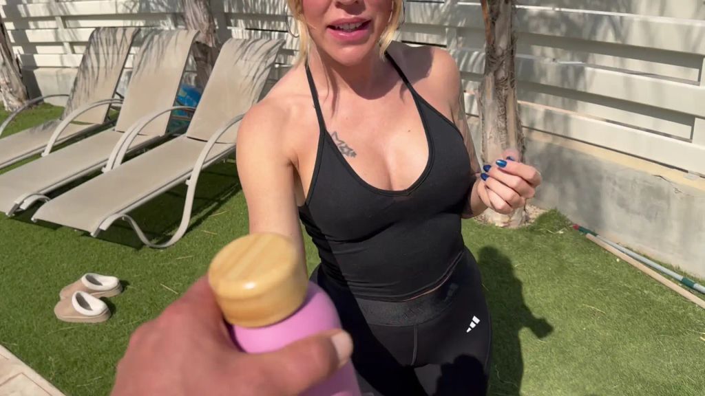 sexy foto nr. 2 von Ich liebe es verschwitzte Schwänze zu blasen!