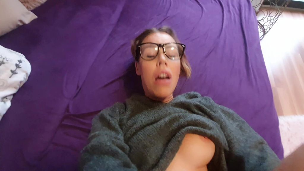 sexy foto nr. 8 von Stief-BRUDER will Sex mir mir! Sonst sage ich es Stief-PAPA!