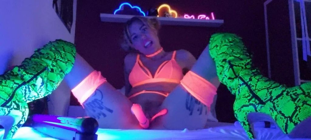 sexy foto nr. 6 von STAR WARS X - LASS DAS SCHWERT IN MIR SEIN!