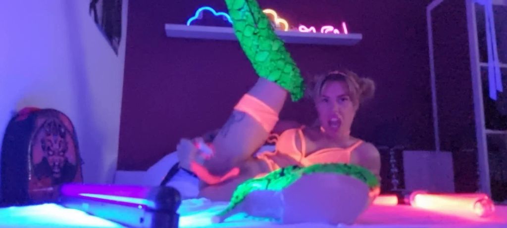 sexy foto nr. 7 von STAR WARS X - LASS DAS SCHWERT IN MIR SEIN!