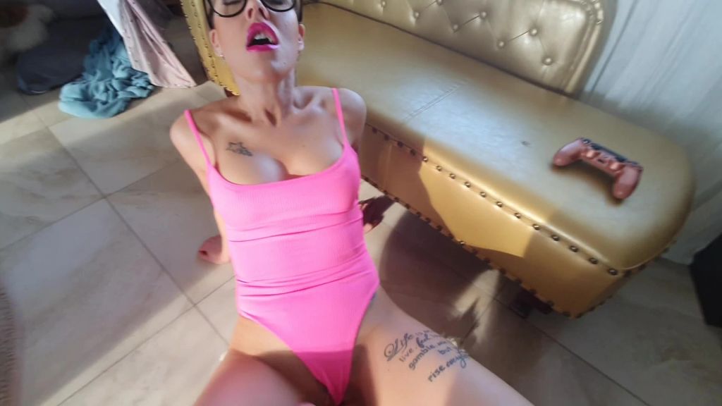 sexy foto nr. 9 von ULTIMATUM - PLAYSTATION oder BLOWJOB?