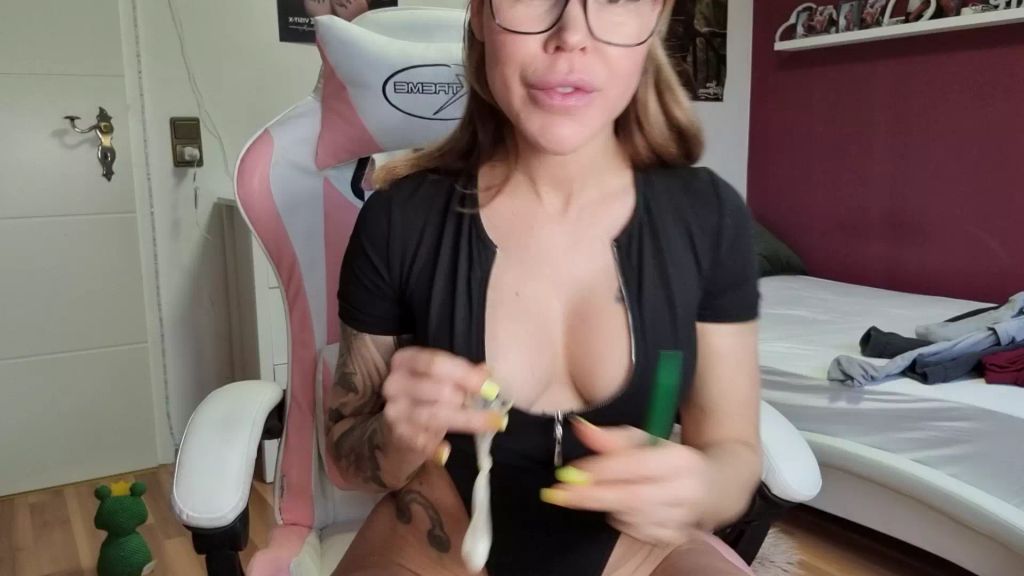 sexy foto nr. 2 von ICH LIEBE ES SPERMA ZU SCHLUCKEN!