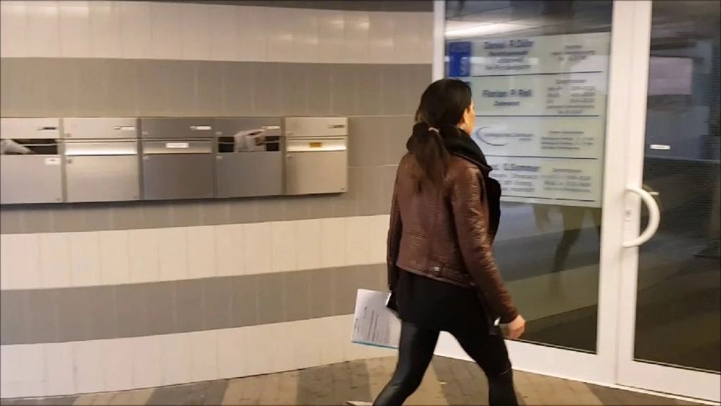 Patient in Daddy`s Arztpraixis verführt!