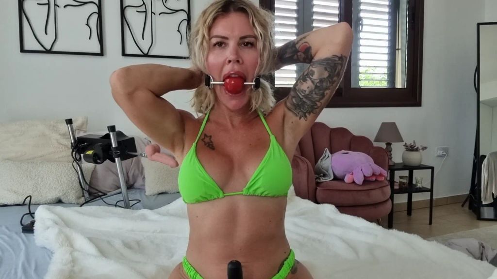 sexy foto nr. 1 von LARA BERGMANN GEKNEBELT!