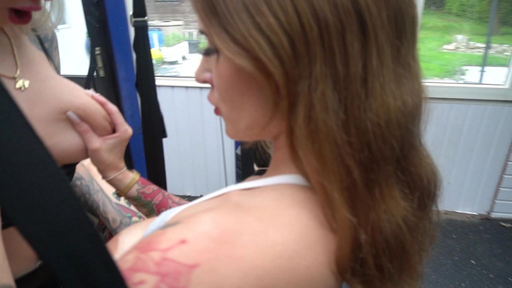 sexy foto nr. 5 von Liebesschaukel Lesben strapon fick orgasmus