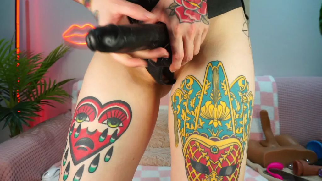 sexy foto nr. 4 von Sklavenerziehung zur Nutte-Ich fick dick mit XXXL Dildos