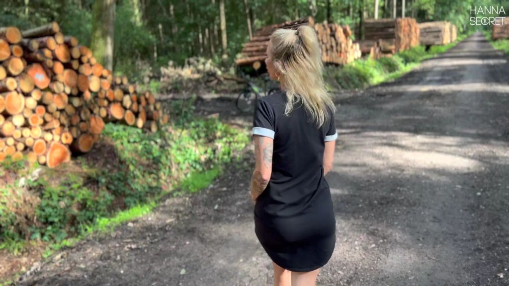 sexy foto nr. 4 von KRASSE PISSFONTÄNE PUBLIC IM WALD!