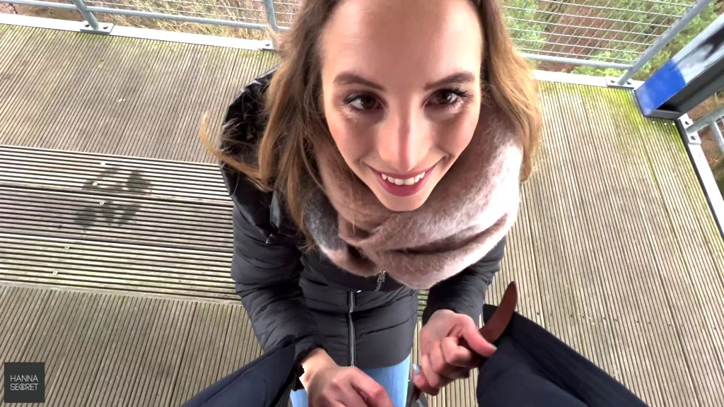sexy foto nr. 1 von PUBLIC : Spontaner Sex auf dem Aussichtsturm