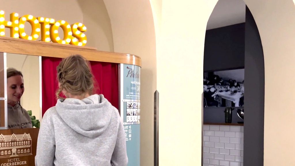 PRIVATES SEXDATE IN DER PUBLICFOTOBOX