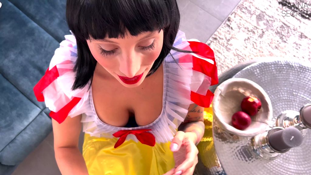 sexy foto nr. 3 von HAPPY HALLOWEEN - HILFLOSES SCHNEEFLITTCHEN