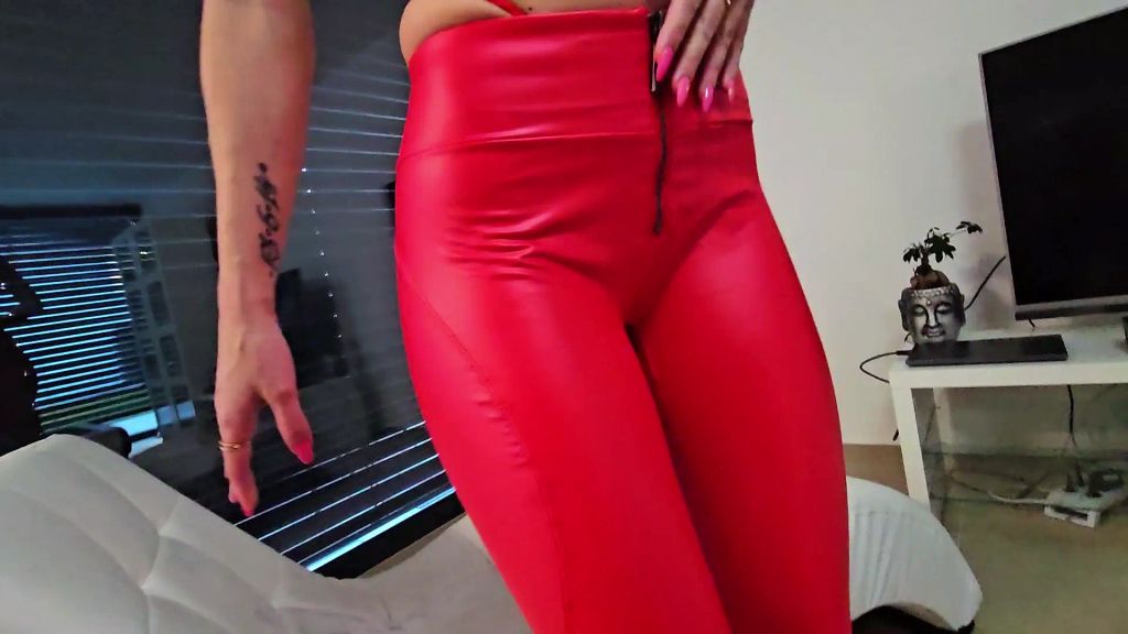 sexy foto nr. 5 von LEGGINS MANIA - Spritzkommando -Footjob -Beine breit