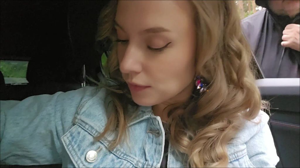sexy foto nr. 6 von Bettler nervte im Auto beim befriedigen.Hast mal nen EURO?!