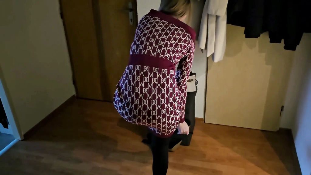 sexy foto nr. 1 von Privates Date eskaliert mit Nachhilfelehrer zum Creampie,OMG