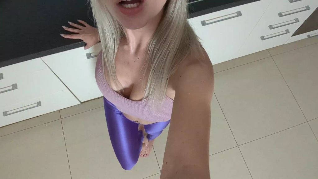 sexy foto nr. 1 von 😄Lila Leggins und der Besuch meines EX. Krass.