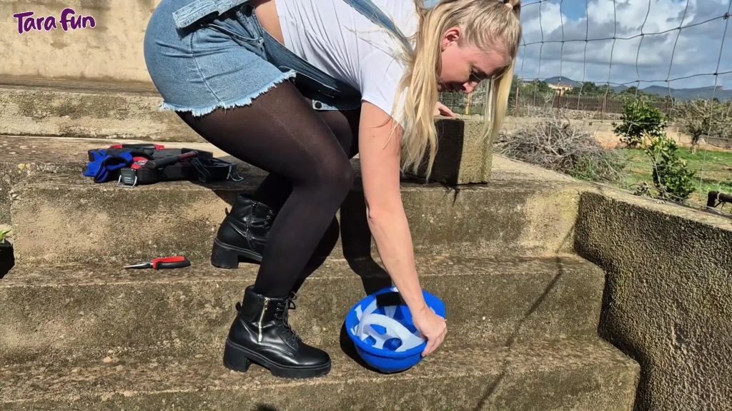 sexy foto nr. 7 von Bauleiter völlig ESKALIERT - Aus Rache in den Helm GEPISST