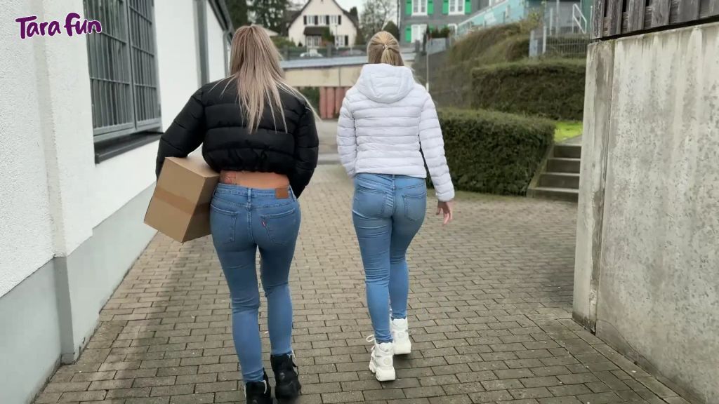 sexy foto nr. 4 von JEANSPISS Fetisch - Vor Packstation EINGEPISST
