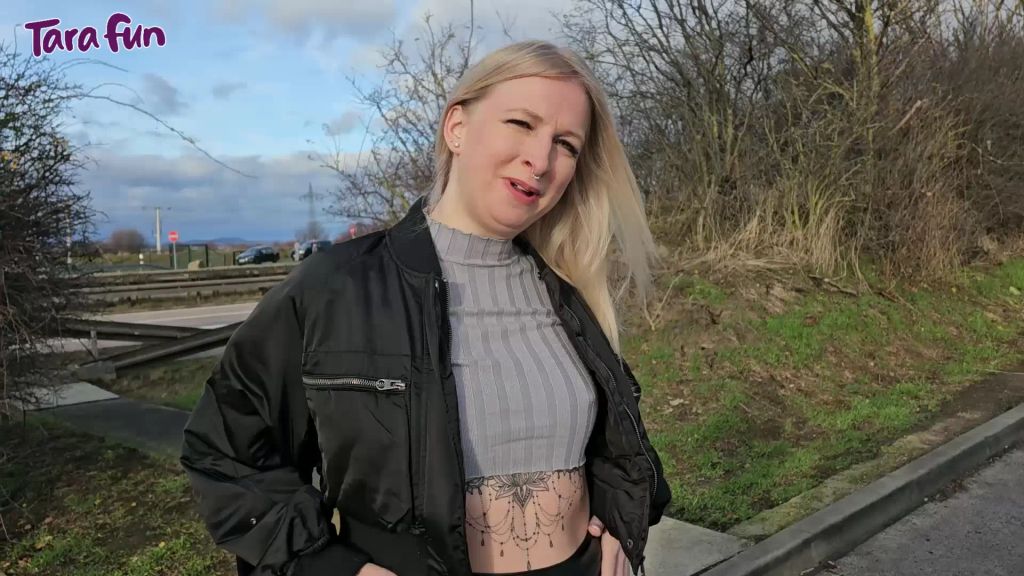 sexy foto nr. 1 von Guten Morgen PISSE direkt an der AUTOBAHN
