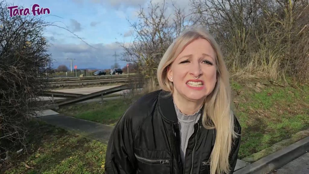 sexy foto nr. 2 von Guten Morgen PISSE direkt an der AUTOBAHN