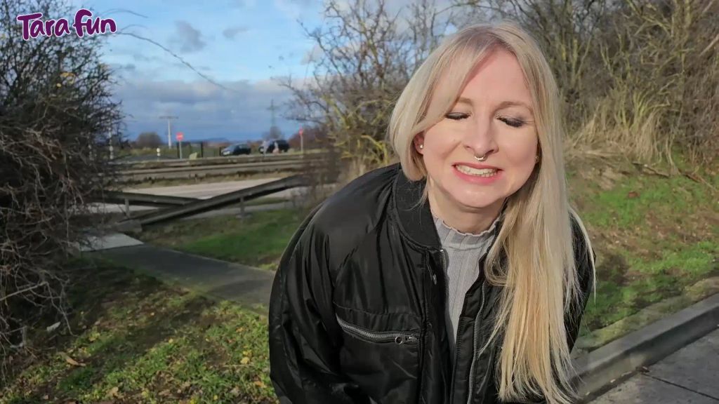 sexy foto nr. 3 von Guten Morgen PISSE direkt an der AUTOBAHN