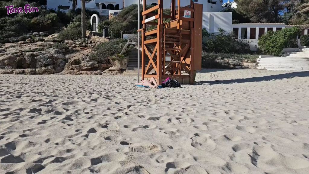 sexy foto nr. 1 von STRANDBITCH abgeschleppt & DIREKT in die FOTZE gespritzt!