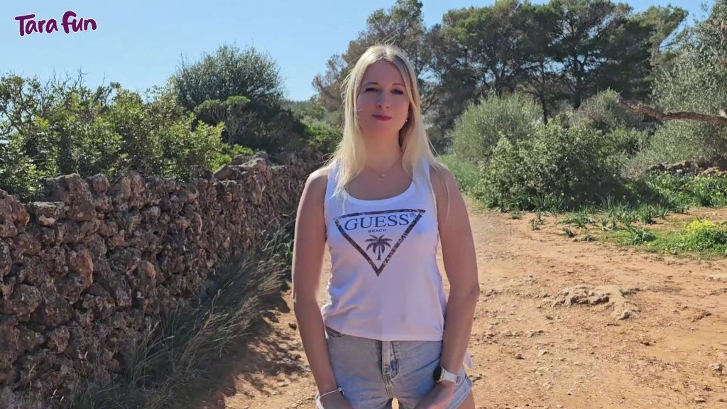 sexy foto nr. 2 von JEANS PISS FETISCH - Ich piss in meine Hotpants