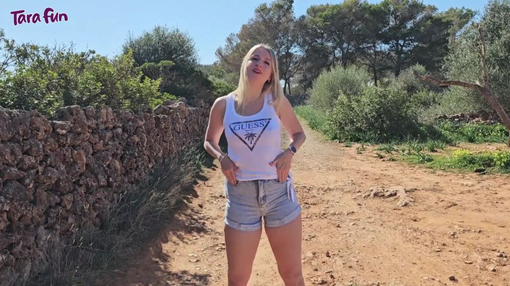 sexy foto nr. 3 von JEANS PISS FETISCH - Ich piss in meine Hotpants
