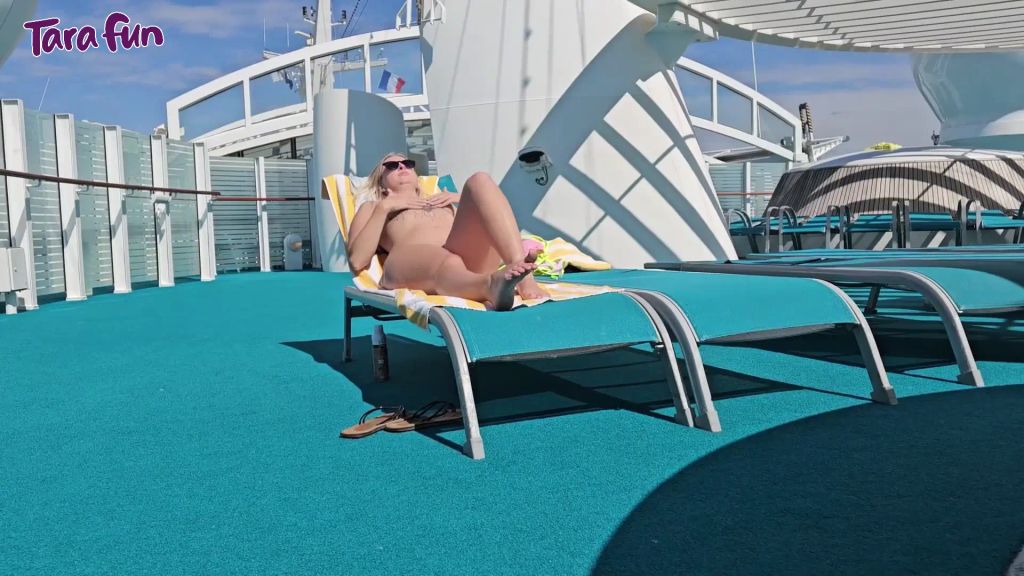 sexy foto nr. 2 von PUBLIC PUSSY auf dem Kreuzfahrtschiff