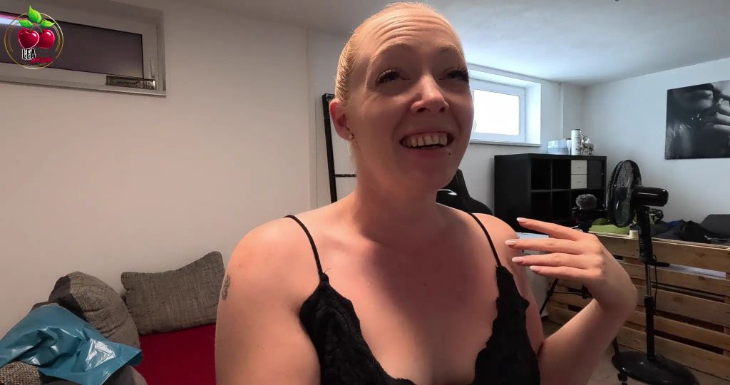 sexy foto nr. 2 von SCHAMLOS Handwerker mit AO FICK bestochen! HIER ist nicht nu