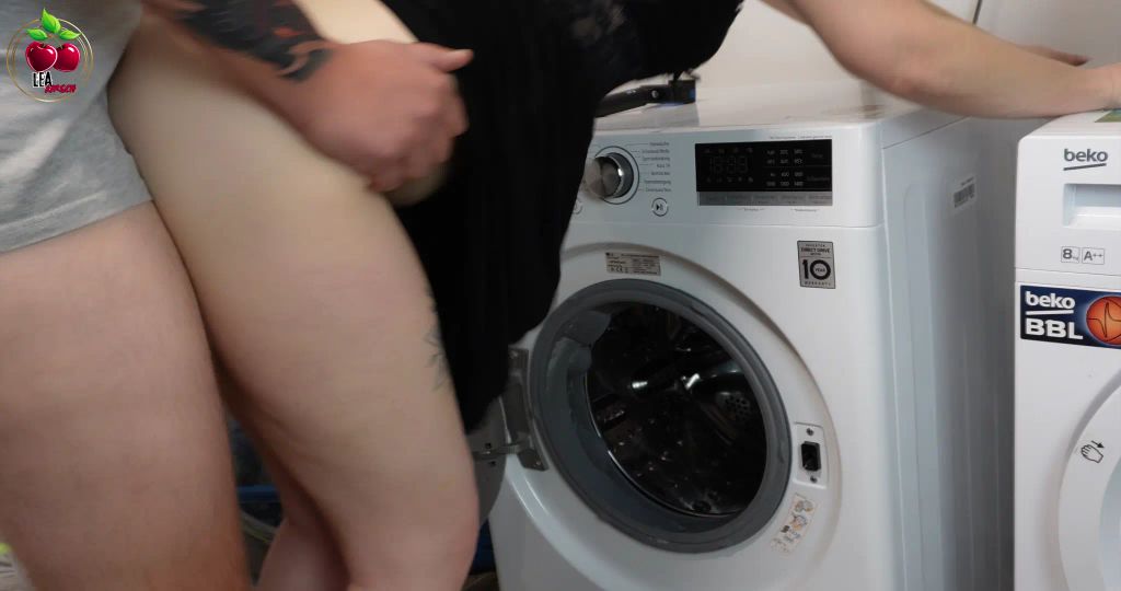 sexy foto nr. 9 von Fremdfick-CREAMPIE! Schamlos in der Waschküche benutzt!