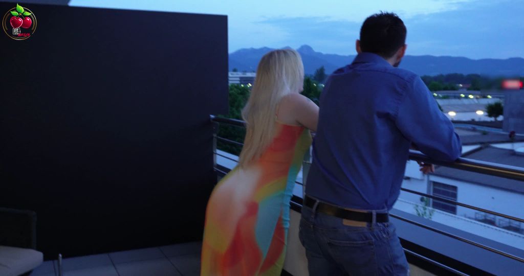 sexy foto nr. 1 von XXL SCHWANZ FICKT MICH HART & EIN GANZER ZUG SCHAUT ZU!