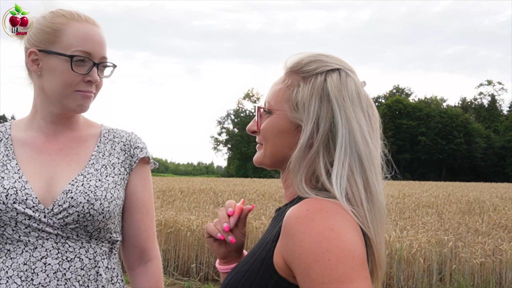 sexy foto nr. 1 von AUTO-PORNO quer durch die Stadt! XXXL-Cumshot fürs Schlampen