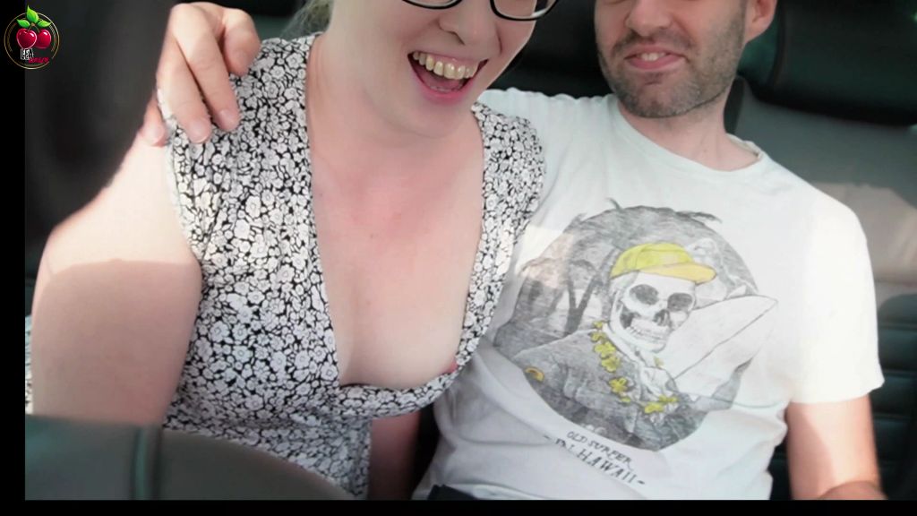 sexy foto nr. 2 von AUTO-PORNO quer durch die Stadt! XXXL-Cumshot fürs Schlampen