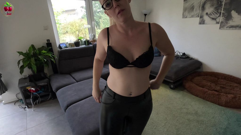 sexy foto nr. 2 von ECHTE DORFSCHLAMPEN FICKEN OHNE GUMMI!! CREAMPIE inklusive!