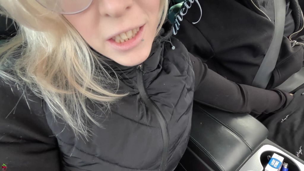 Vorschaubild 2 zum Video „Fremdfick im Auto! Handjob? Blowjob? FICKEN!“