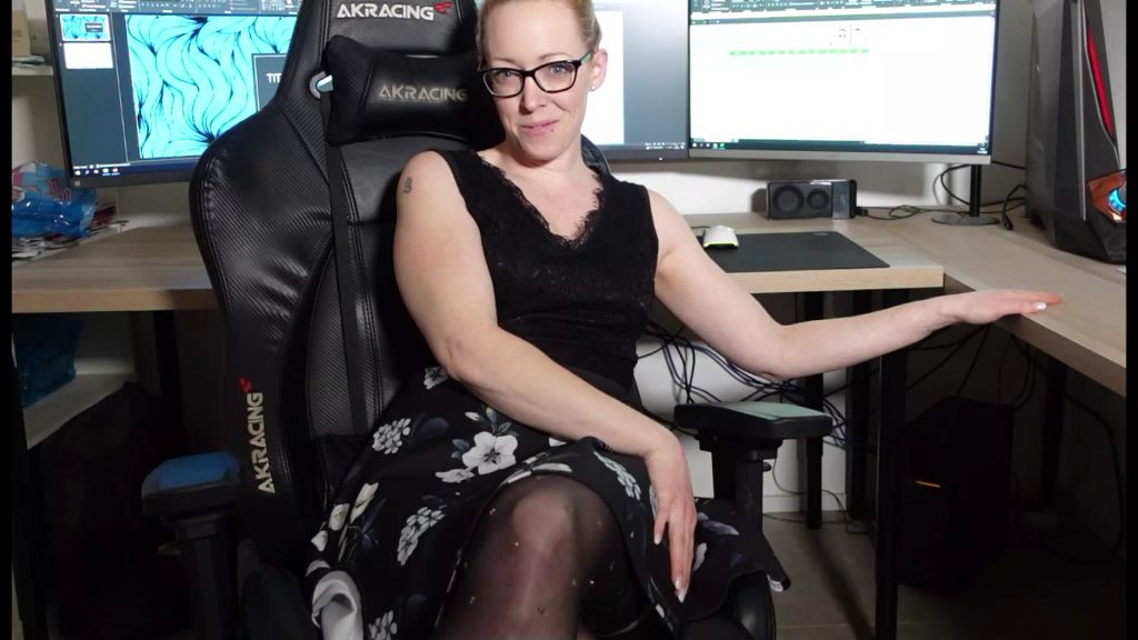 sexy foto nr. 1 von Soll ich deine Sekretärin sein ?
