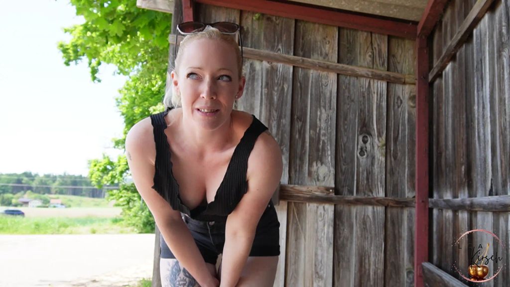 sexy foto nr. 3 von Spontaner PUBLIC Blowjob an der Bushaltestelle!