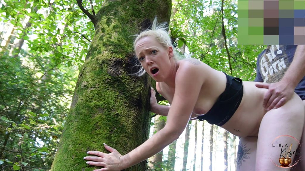 sexy foto nr. 9 von Dreist bei Joggen abgegriffen! Wanderer verpasst mir Creampi