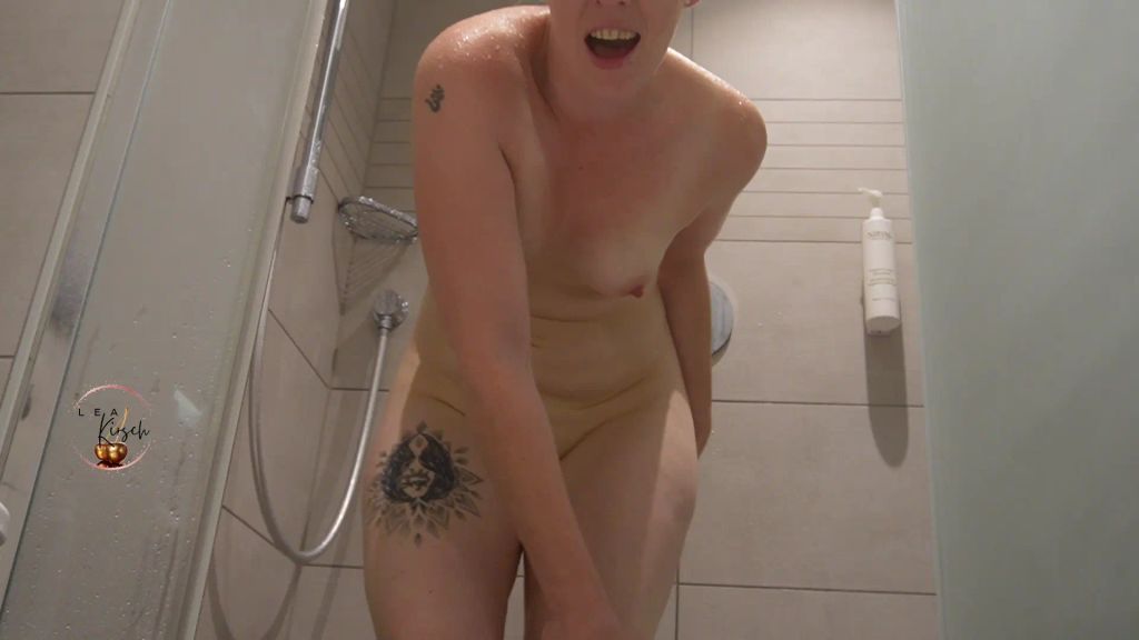 sexy foto nr. 8 von FUCK Hat mich jemand gehört? Hoteldusche eingefickt!
